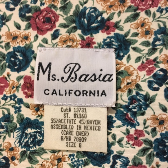 Flowery Dress, knee length - Picture 2 of 3